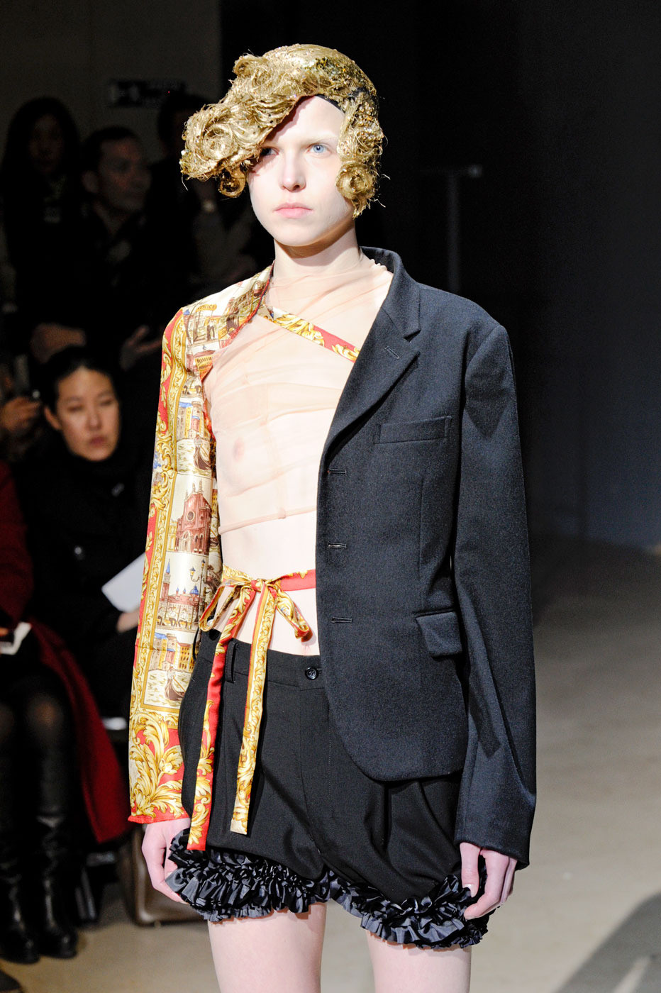Comme_des_Garcons_Fall_2011_ycO4SuLwthYx.jpg